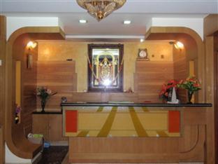 Ug Grand Hotel Bangalore Esterno foto